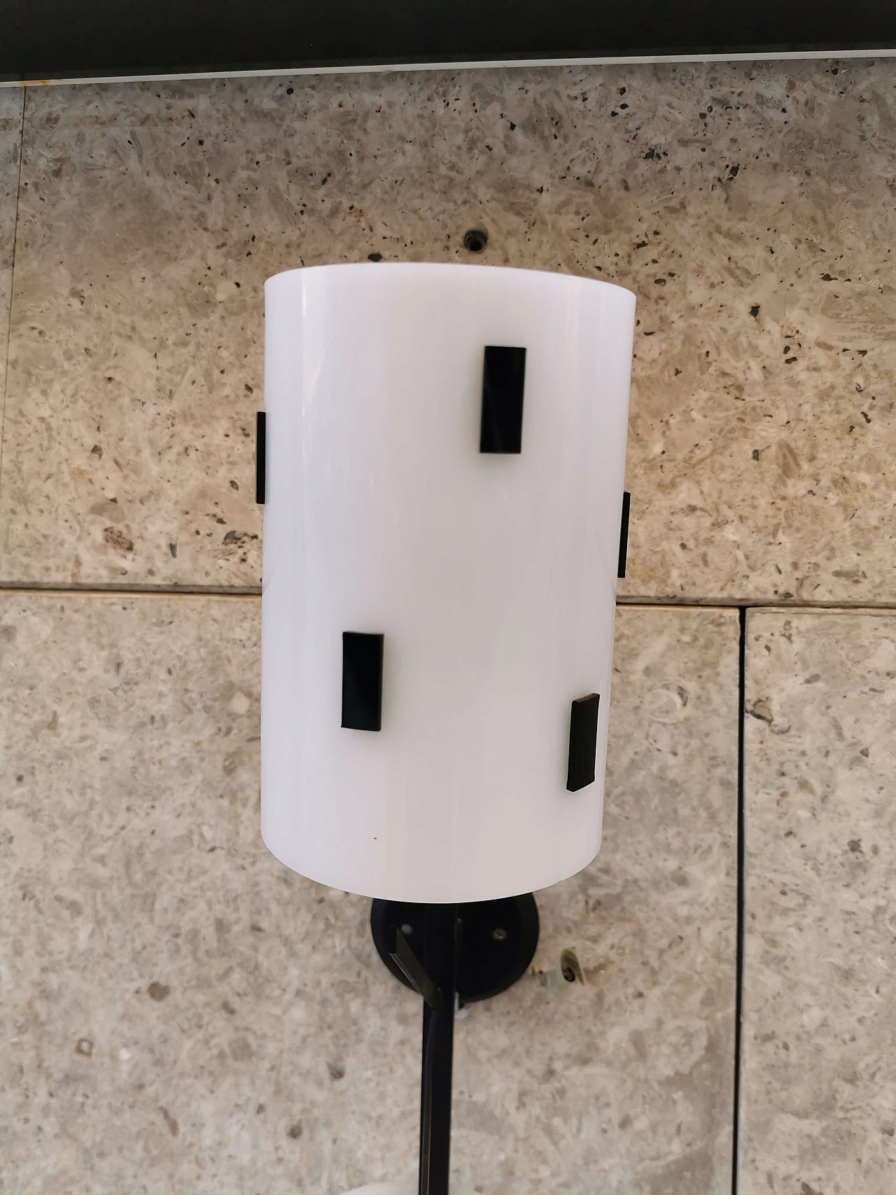 Applique singola a due luci in metallo e plexiglass, Italia, anni '50 1073543