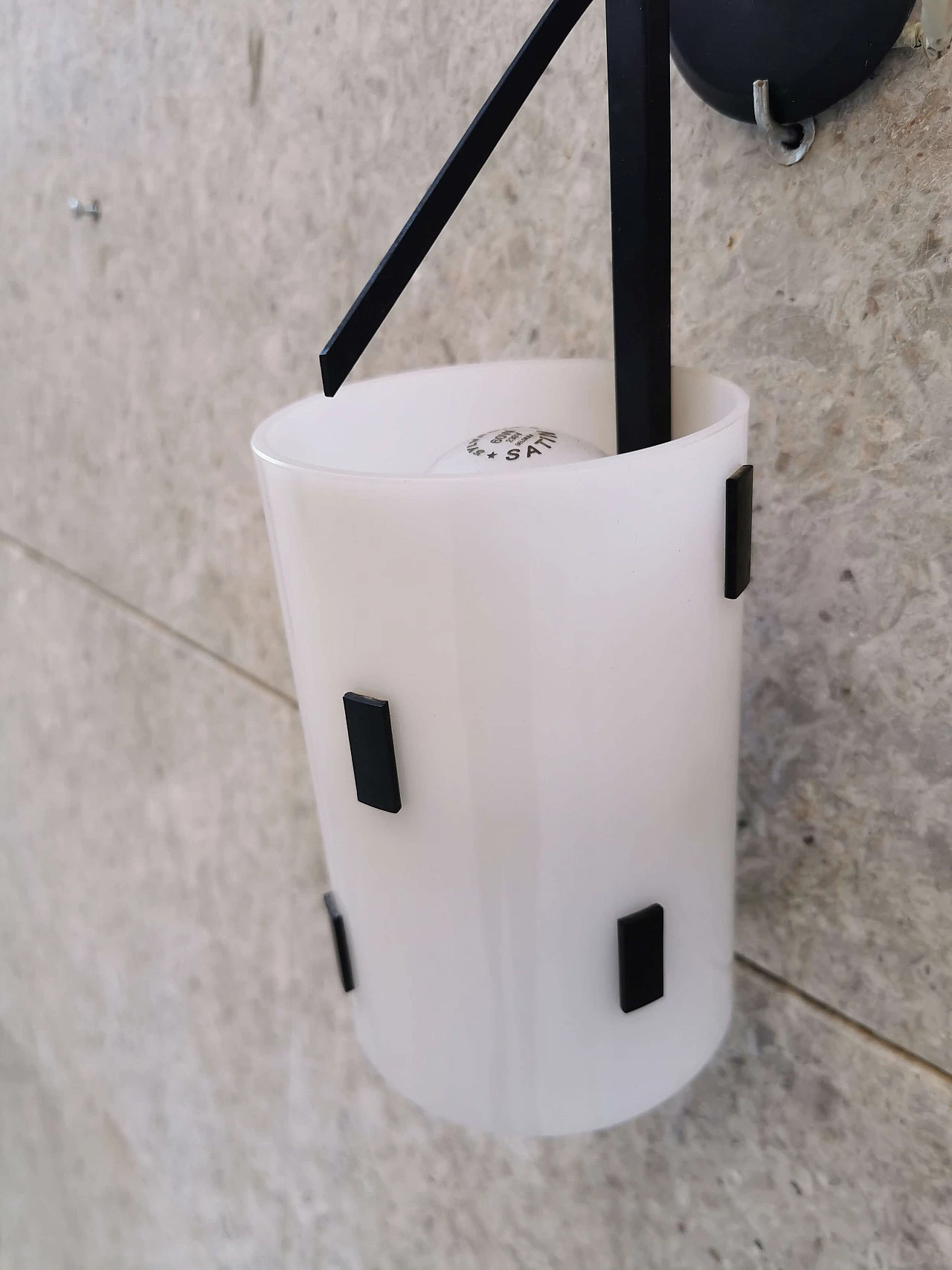 Applique singola a due luci in metallo e plexiglass, Italia, anni '50 1073550