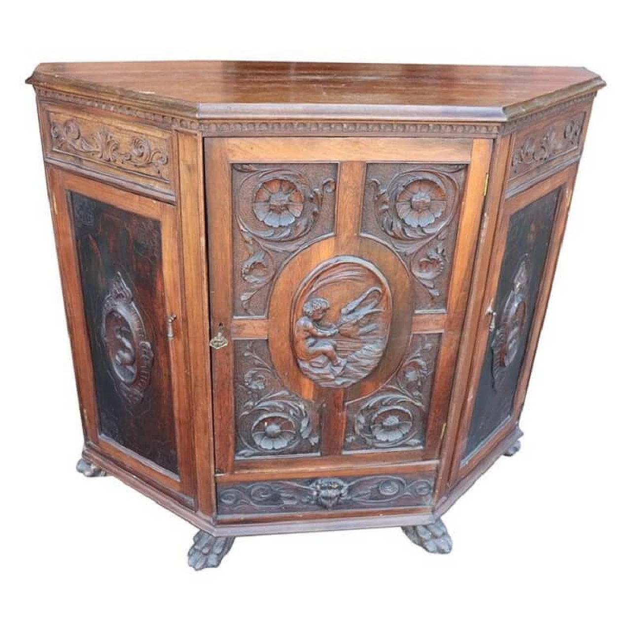 Credenza antica scantonata, in noce, raffinato intaglio, fine sec XIX 1073551