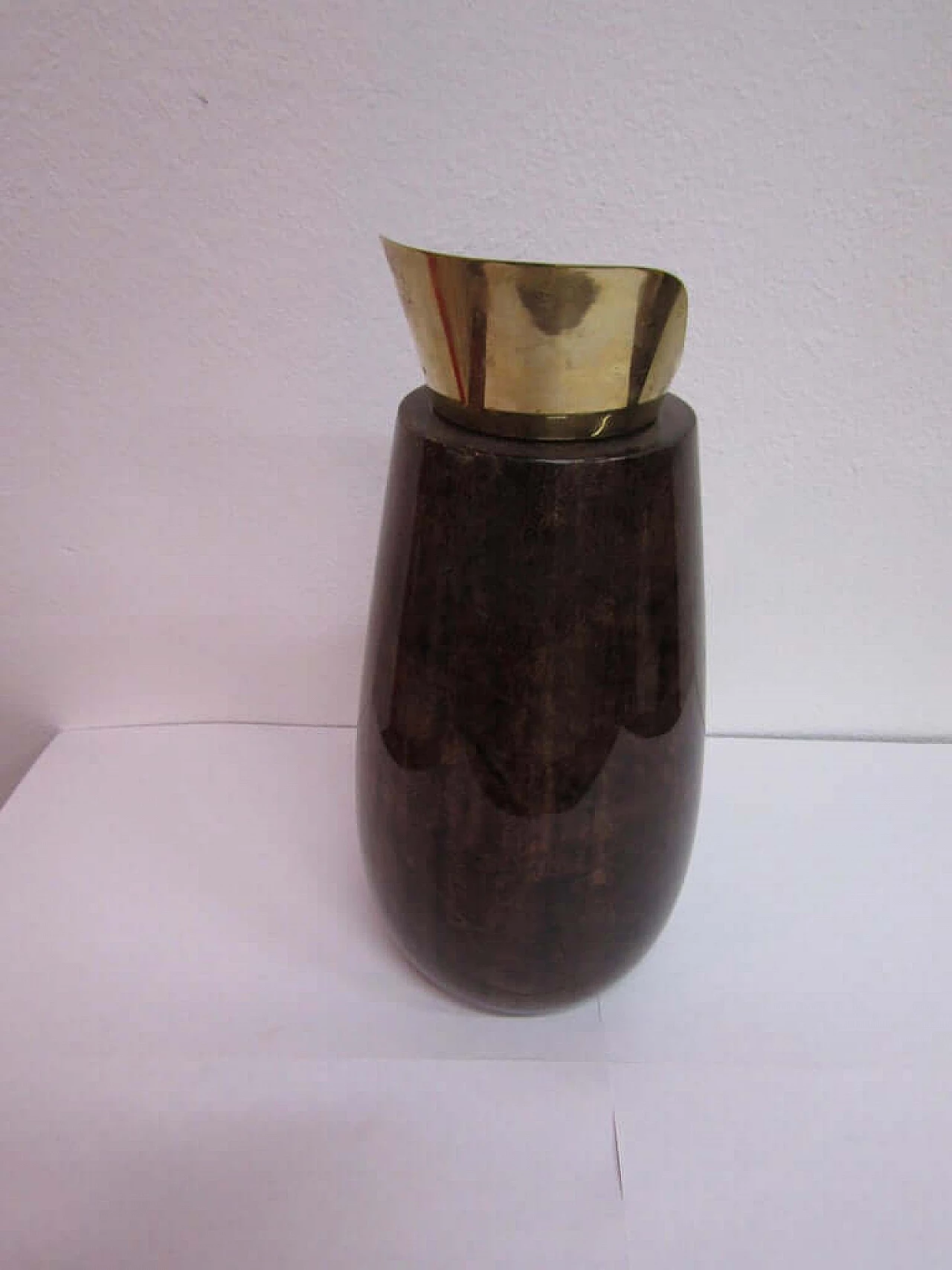 Caraffa in legno e pergamena, dettagli in ottone, di Aldo Tura, anni '50 1073863