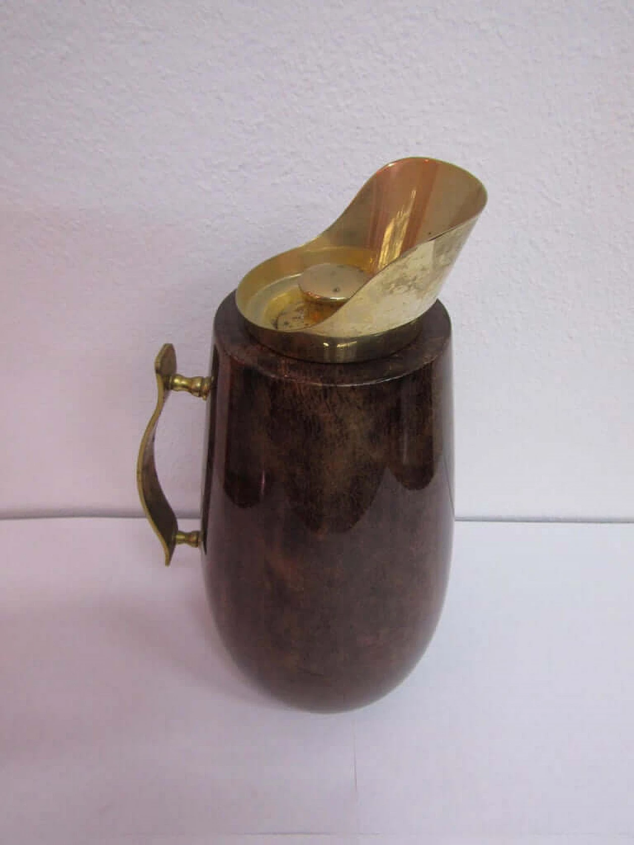 Caraffa in legno e pergamena, dettagli in ottone, di Aldo Tura, anni '50 1073868