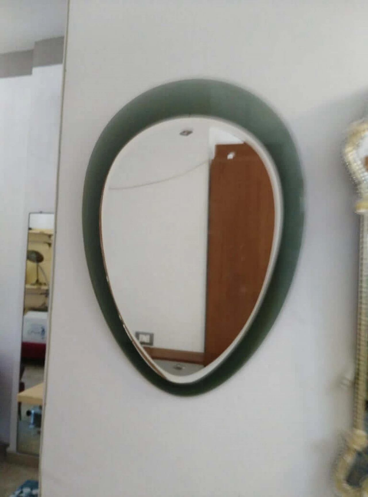 Mid-century glass teardrop wall mirror,  italian manifacture 1073911