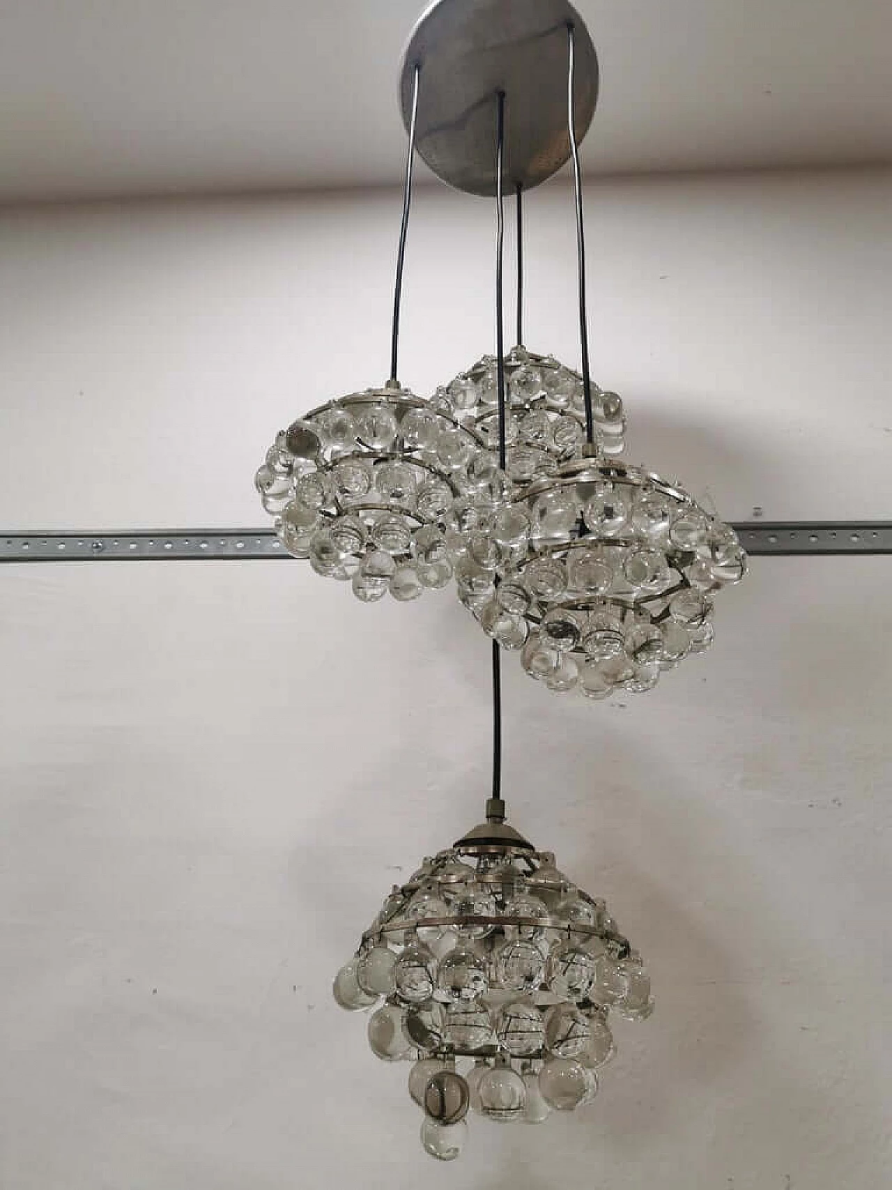Lampada a 4 pendenti di Zero Quattro con sfere di vetro, Milano, metà '900 1073985