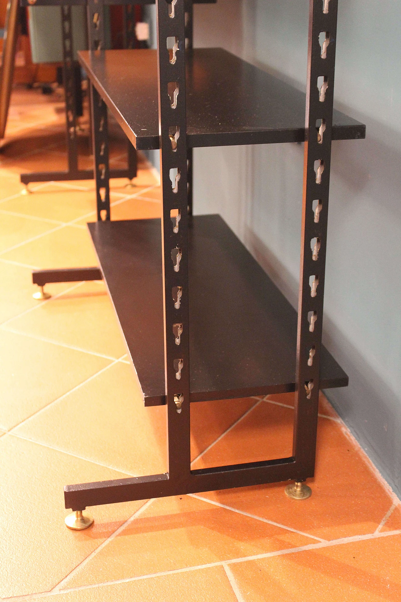 Libreria in legno laccata, anni '70 1074081