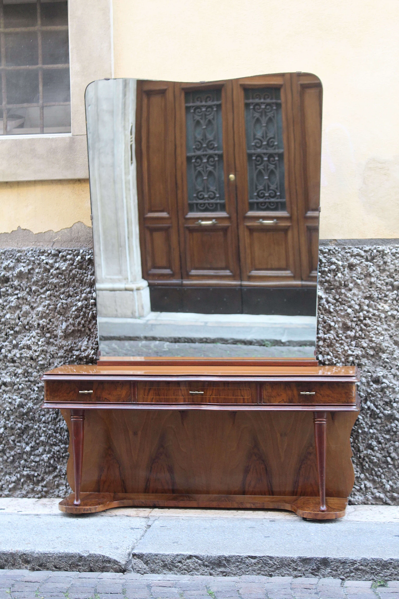 Large walnut and briar console table with glass top and mirror, Italy, 50s 1074098