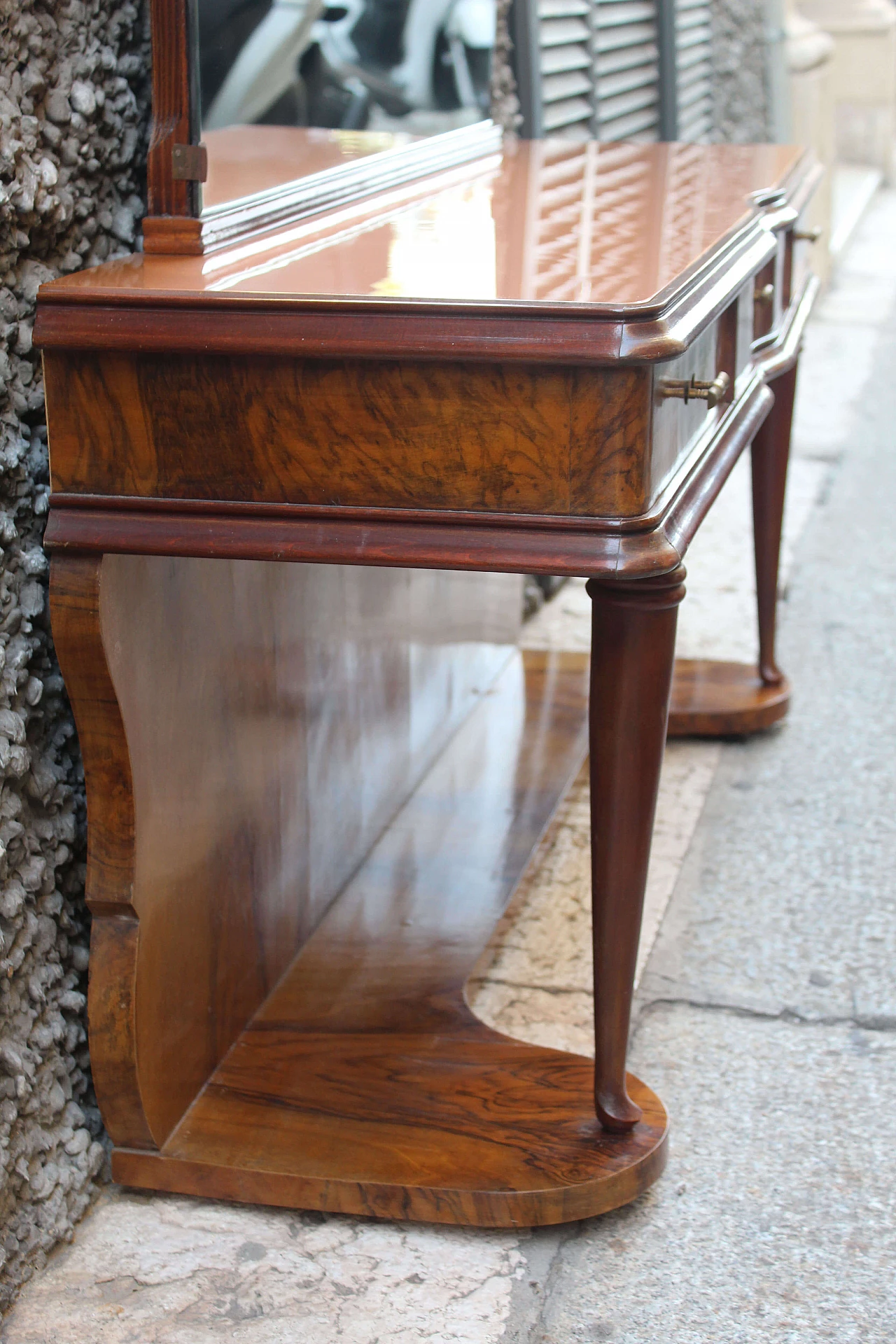 Large walnut and briar console table with glass top and mirror, Italy, 50s 1074101