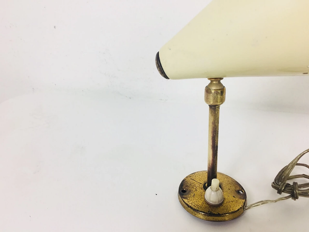 Applique bianca Stilnovo in ottone, anni '50 2