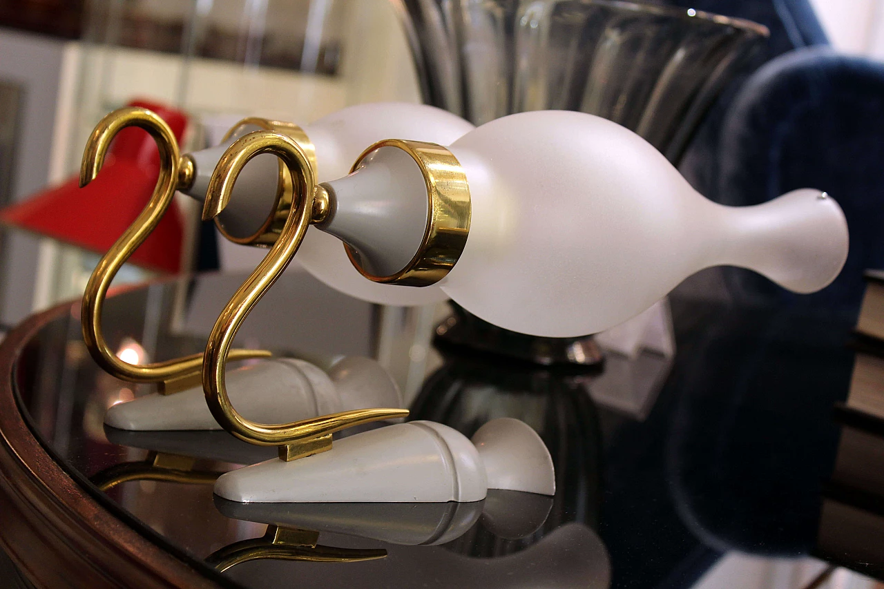 Coppia di applique in ottone e vetro satinato, Italia, anni '50 1074193