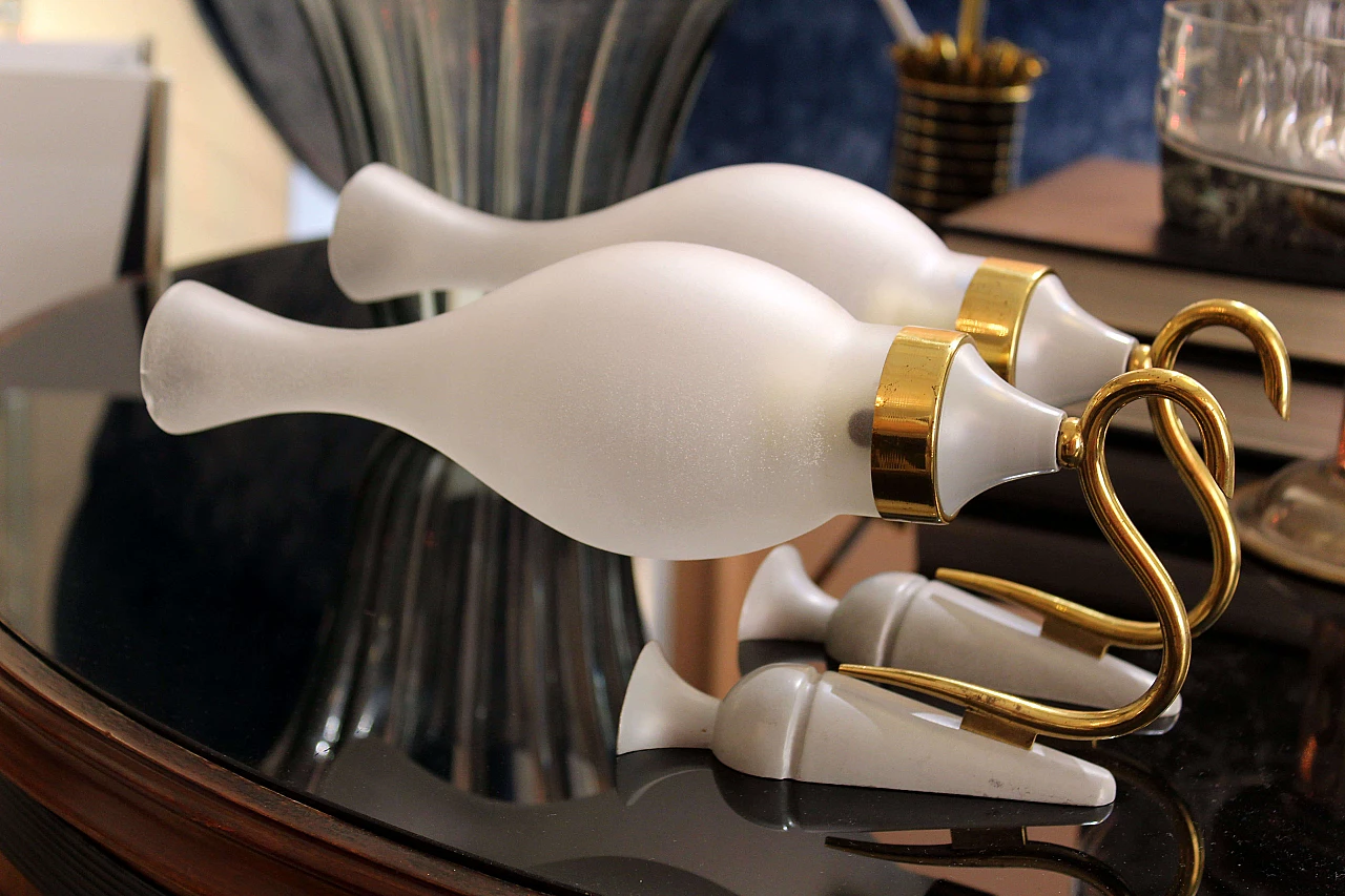 Coppia di applique in ottone e vetro satinato, Italia, anni '50 1074196