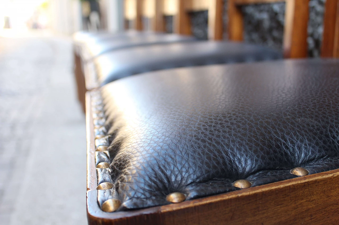 6 sedie in legno di noce e pelle, anni '40 1074227