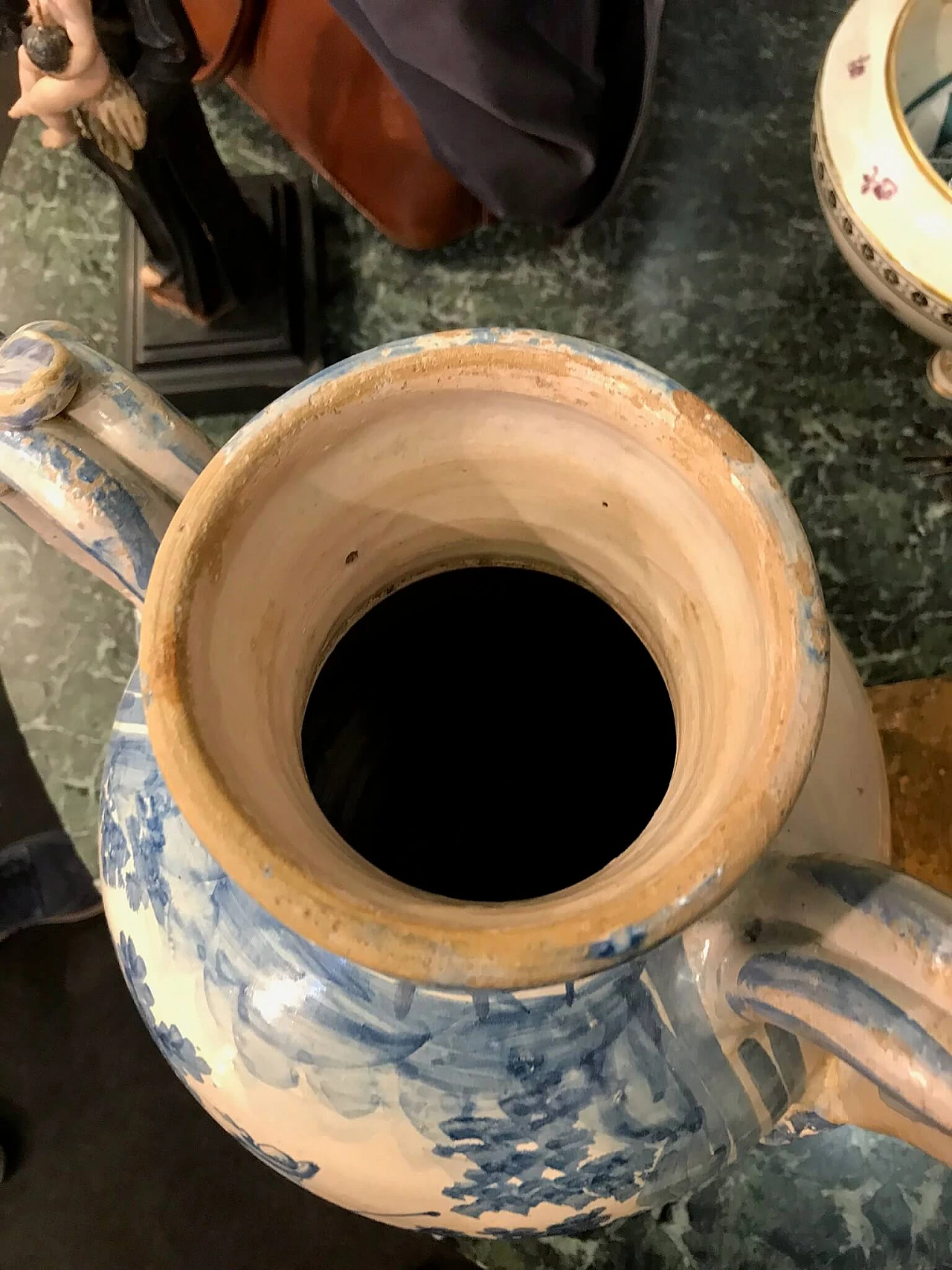 Neapolitan Vase  by Andrea Vaccari in blue painted majolica, 18th century 1074598