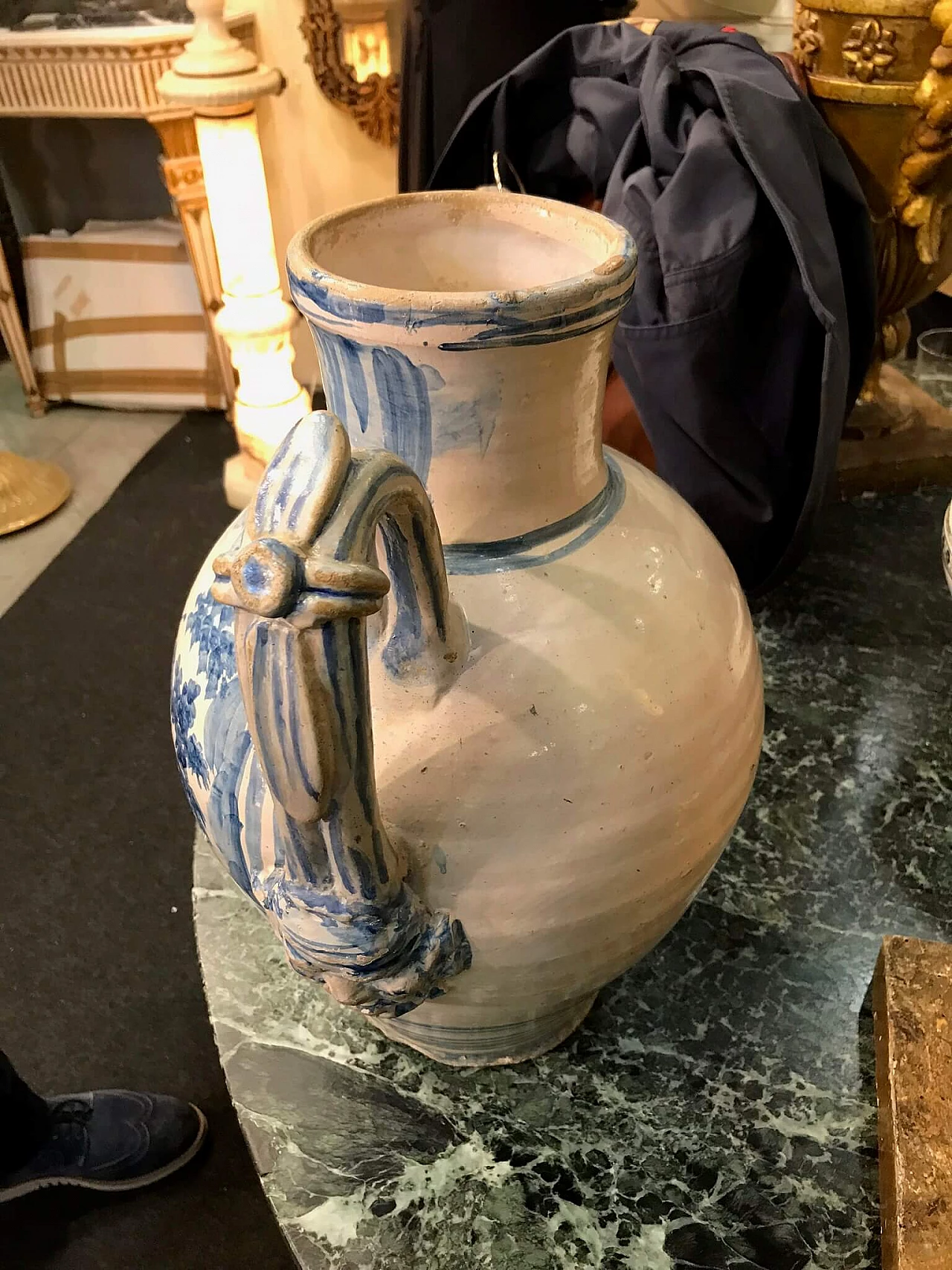 Neapolitan Vase  by Andrea Vaccari in blue painted majolica, 18th century 1074599