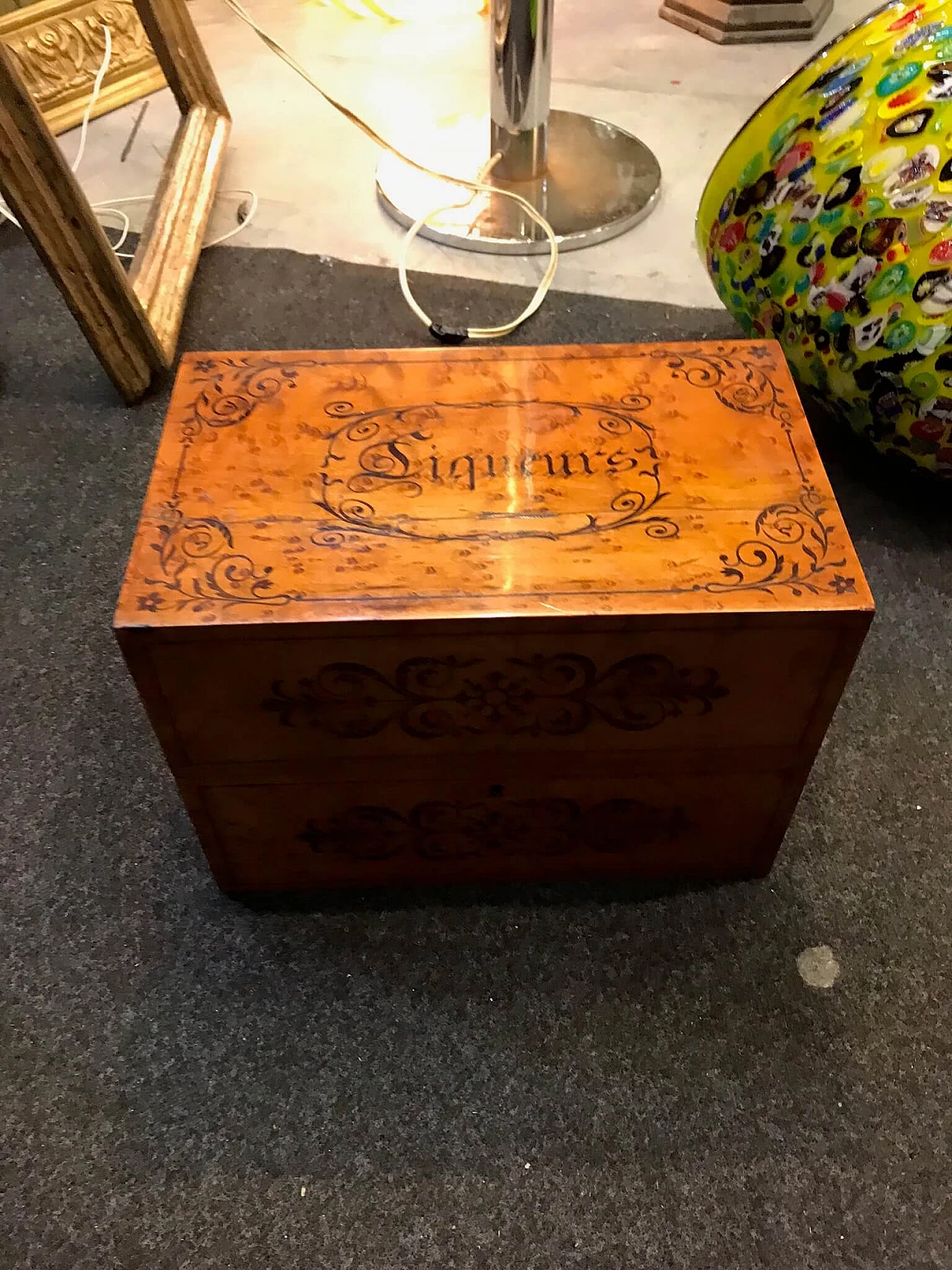 Scatola in legno di acero occhiellato, con intarsi in ebano viola 1074611