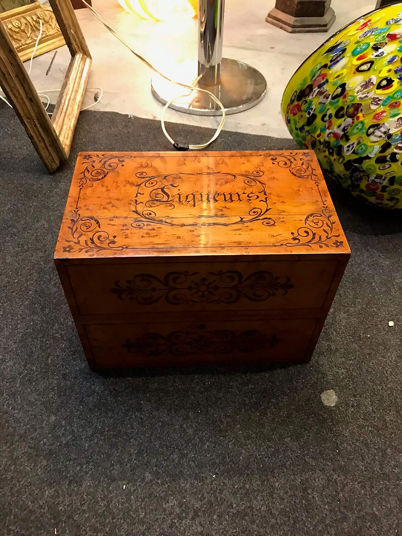 Scatola in legno di acero occhiellato, con intarsi in ebano viola 1074614