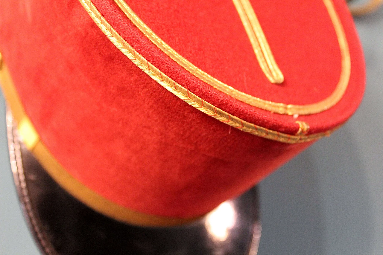 Red velvet French Gendarmerie hat made for the theatre, 60s 1074771