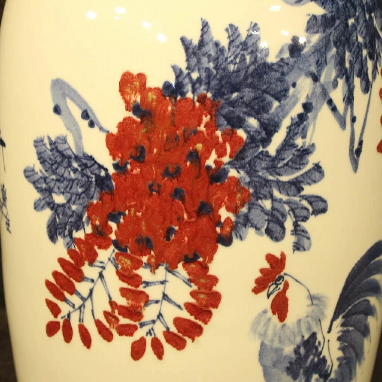 Vaso cinese in porcellana di Jingdezhen smaltata e dipinta 1074829
