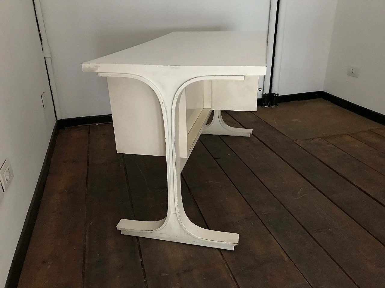 White center desk, with drawers and key, Gianfranco Frattini, '60s 1074854