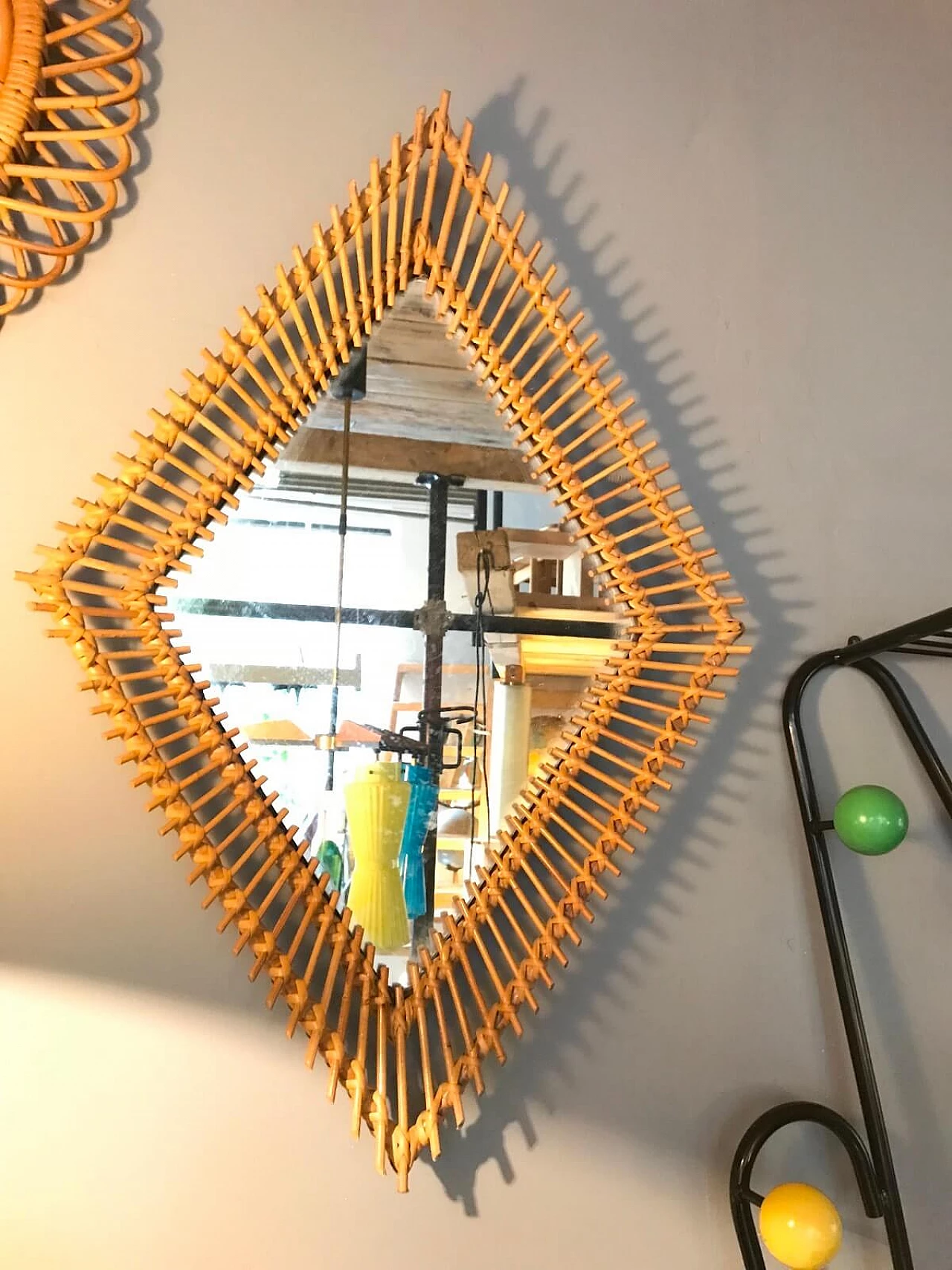 Specchio a forma di rombo in vimini  1042212