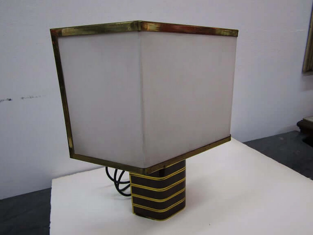 Lampada da tavolo in ottone, attribuita a Romeo Rega, anni '70 1075715