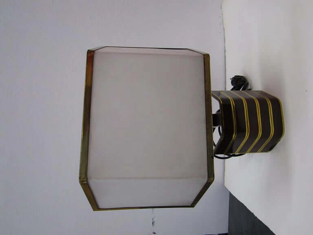 Lampada da tavolo in ottone, attribuita a Romeo Rega, anni '70 1075716