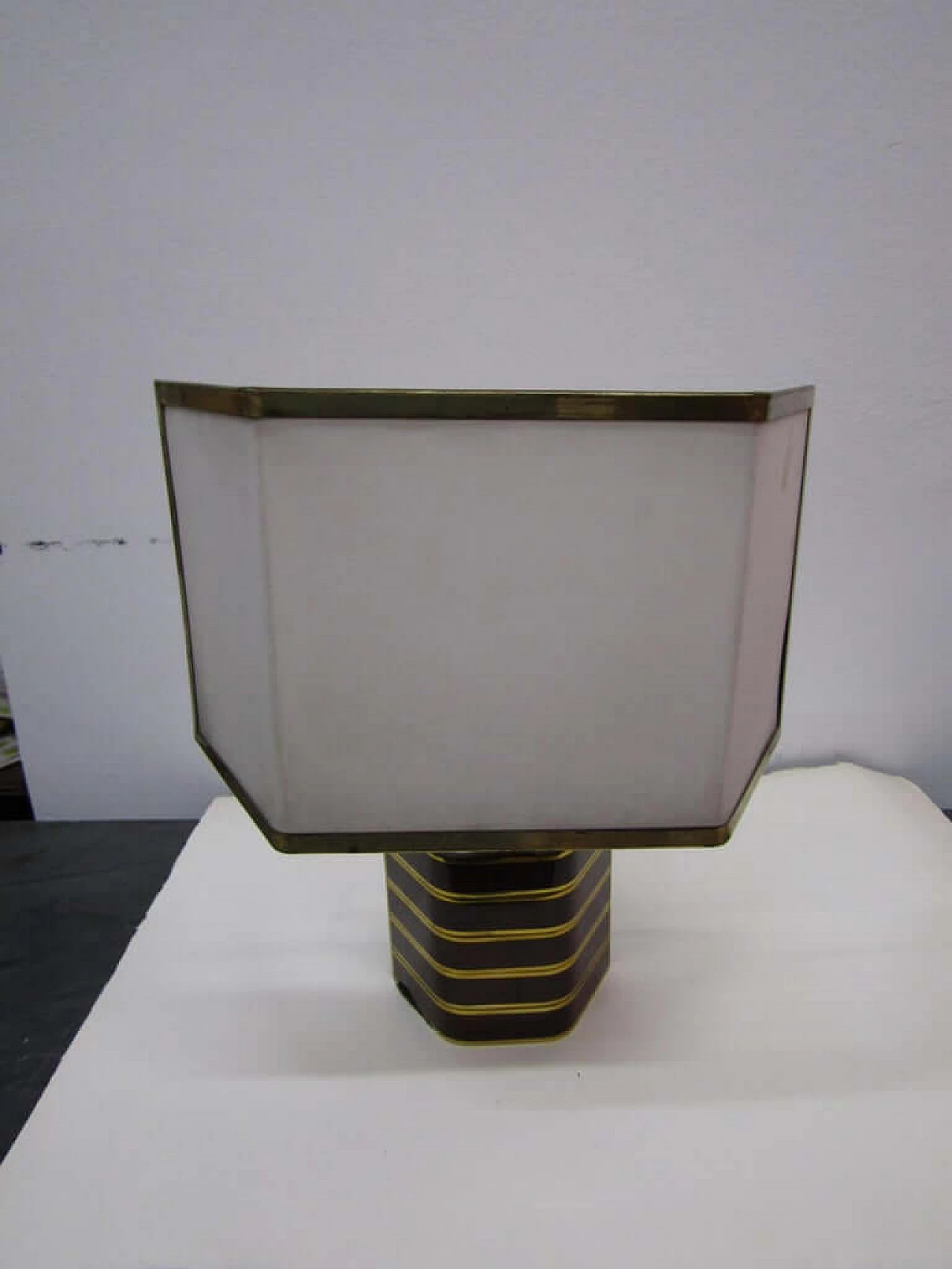Lampada da tavolo in ottone, attribuita a Romeo Rega, anni '70 1075717