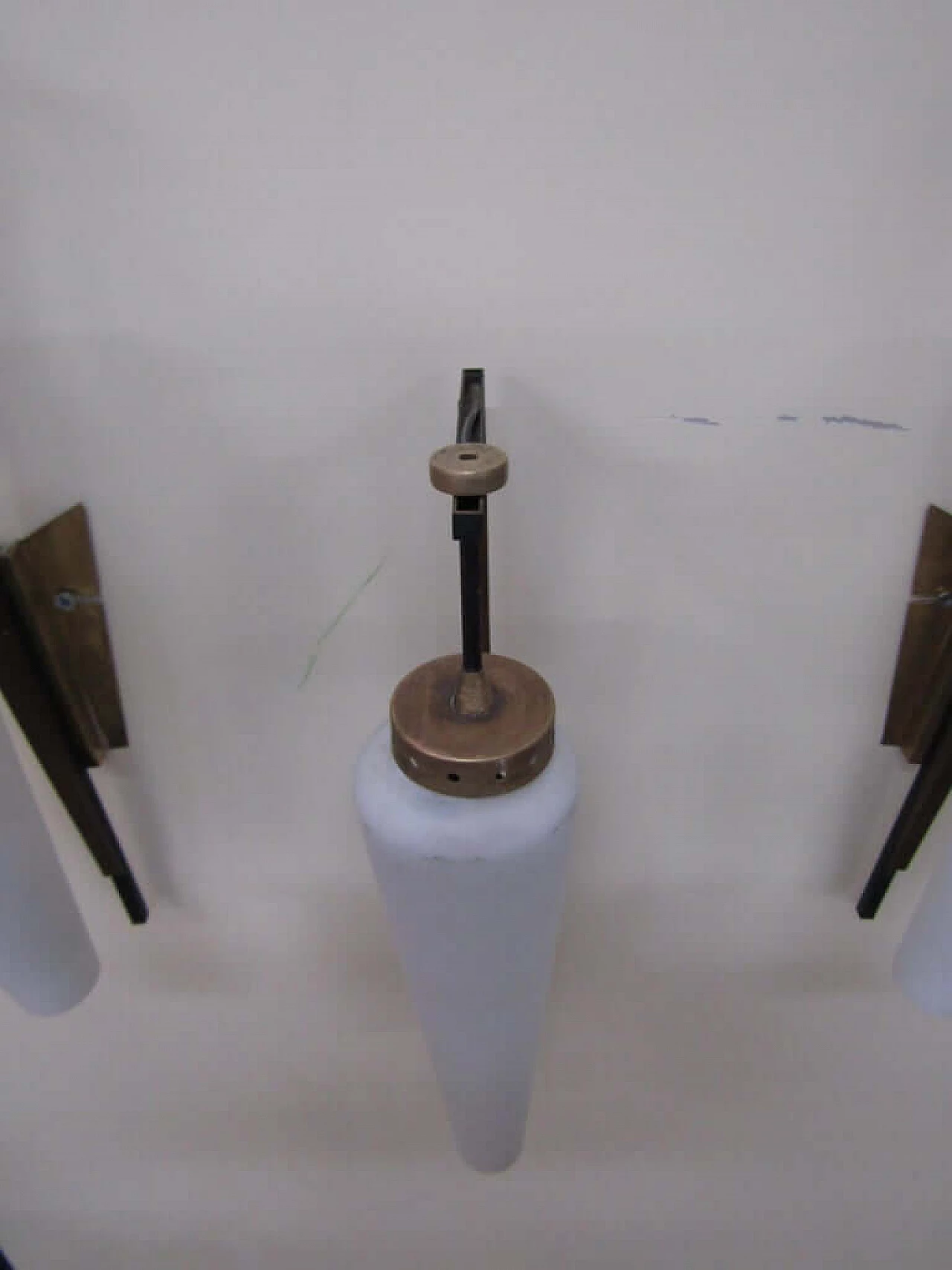 3 lampade da parete, Stilnovo, metallo, legno e vetro satinato, anni '50 1075754