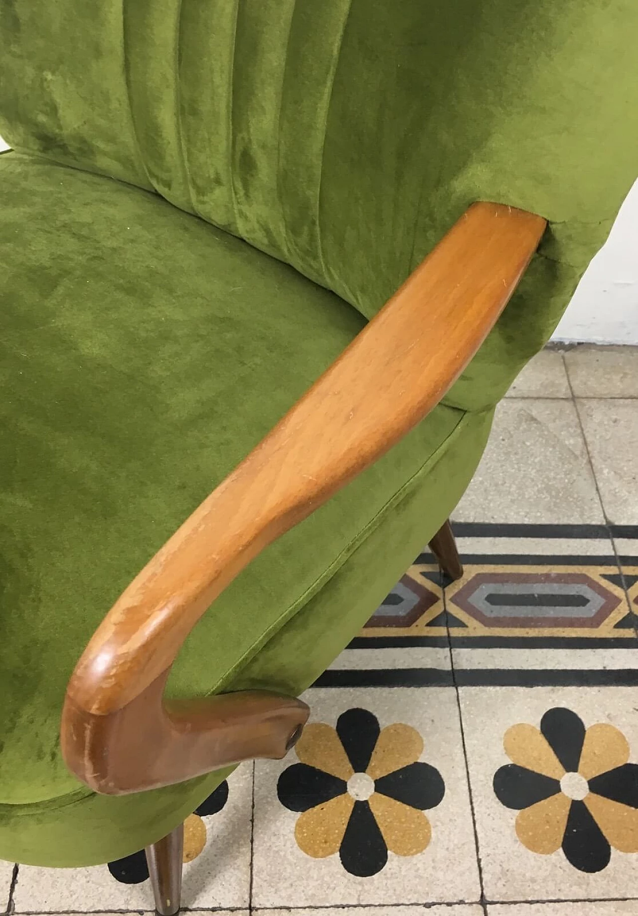 Poltrona danese rivestita in velluto verde 6