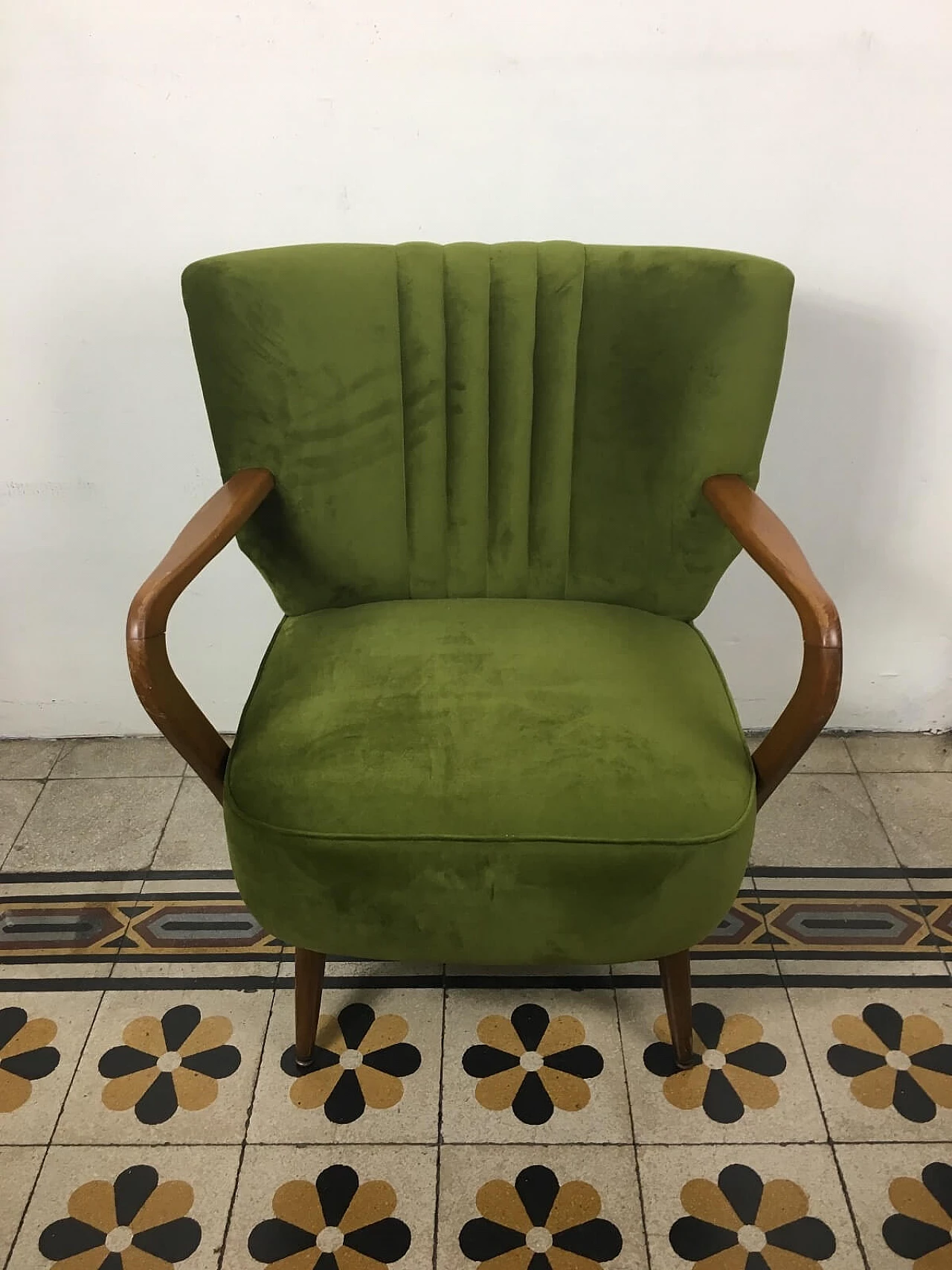 Poltrona danese rivestita in velluto verde 7