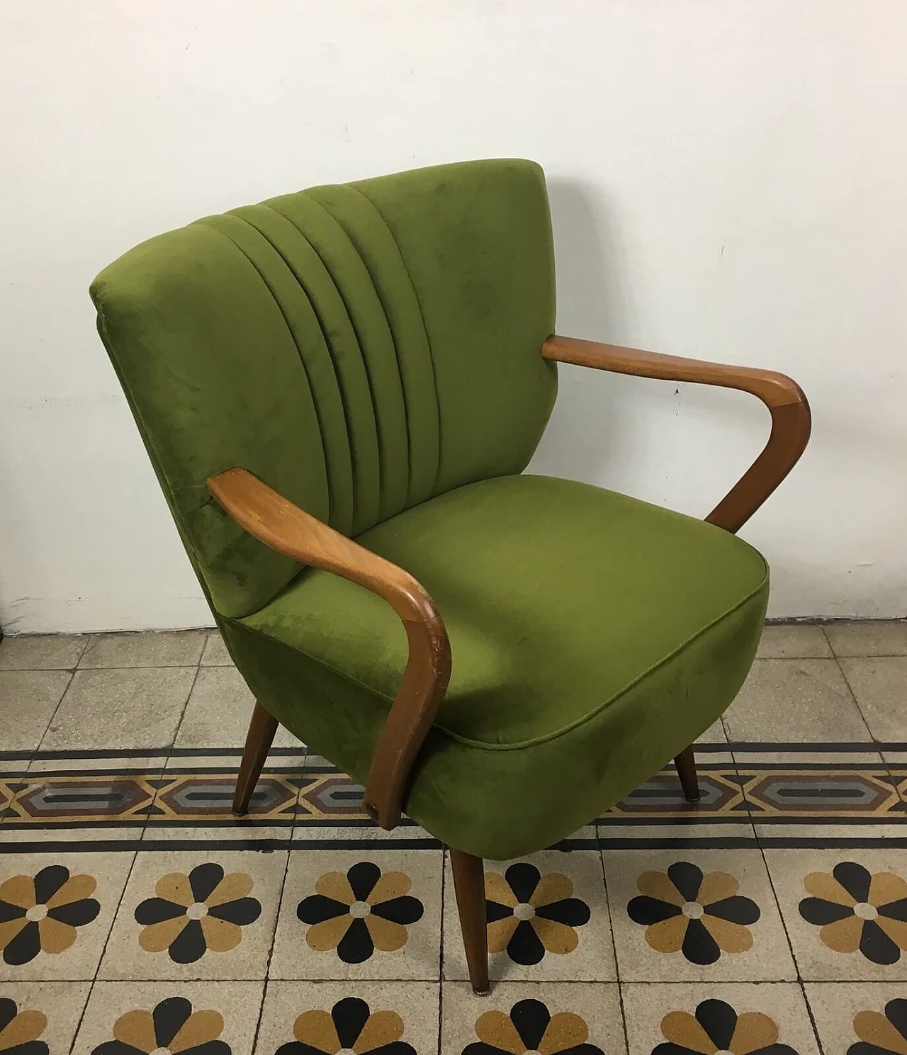 Poltrona danese rivestita in velluto verde 8