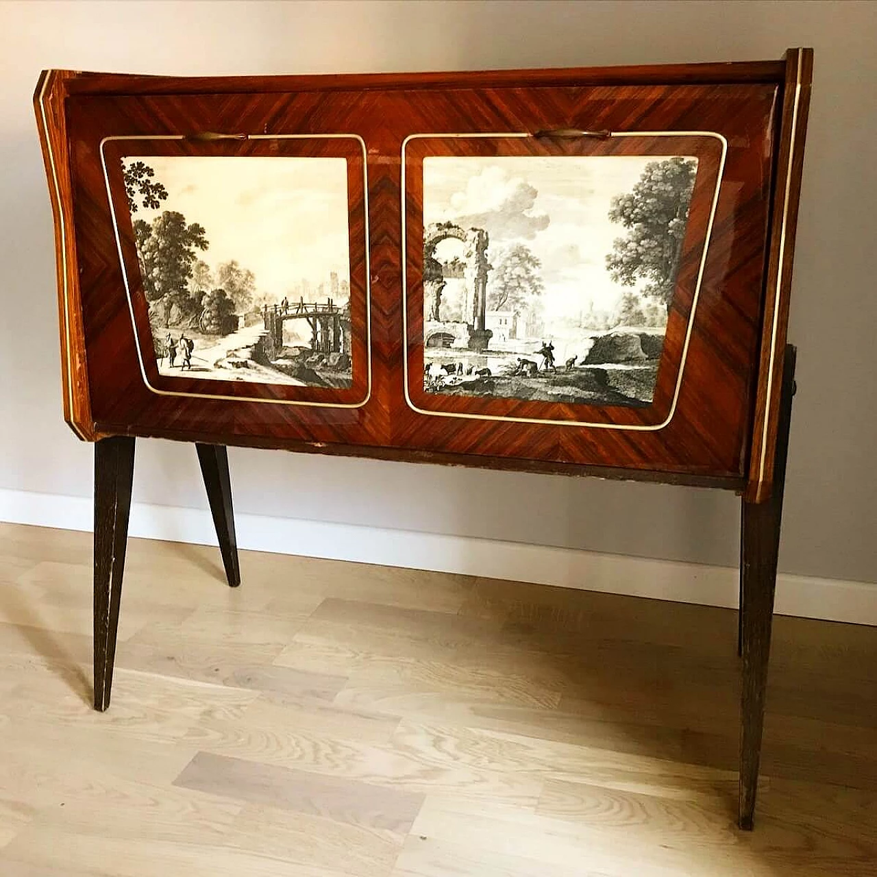 Mobile Bar in rovere laccato con paesaggio, anni '50 3