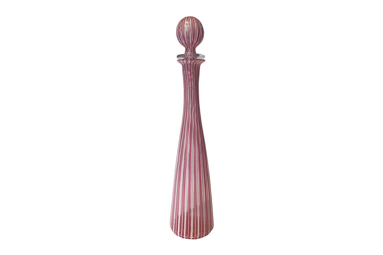 Bottiglia decorata a canne rosa con tappo, Venini 1950 1