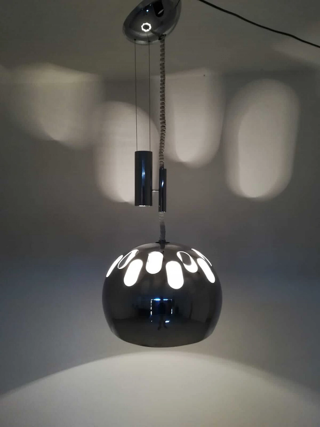 Lampadario cromato, con saliscendi, Luci illuminazione d'interni, anni '50 1076081