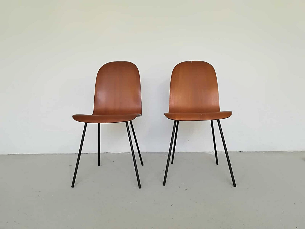 Pair of teak chairs, 1950s 1076093