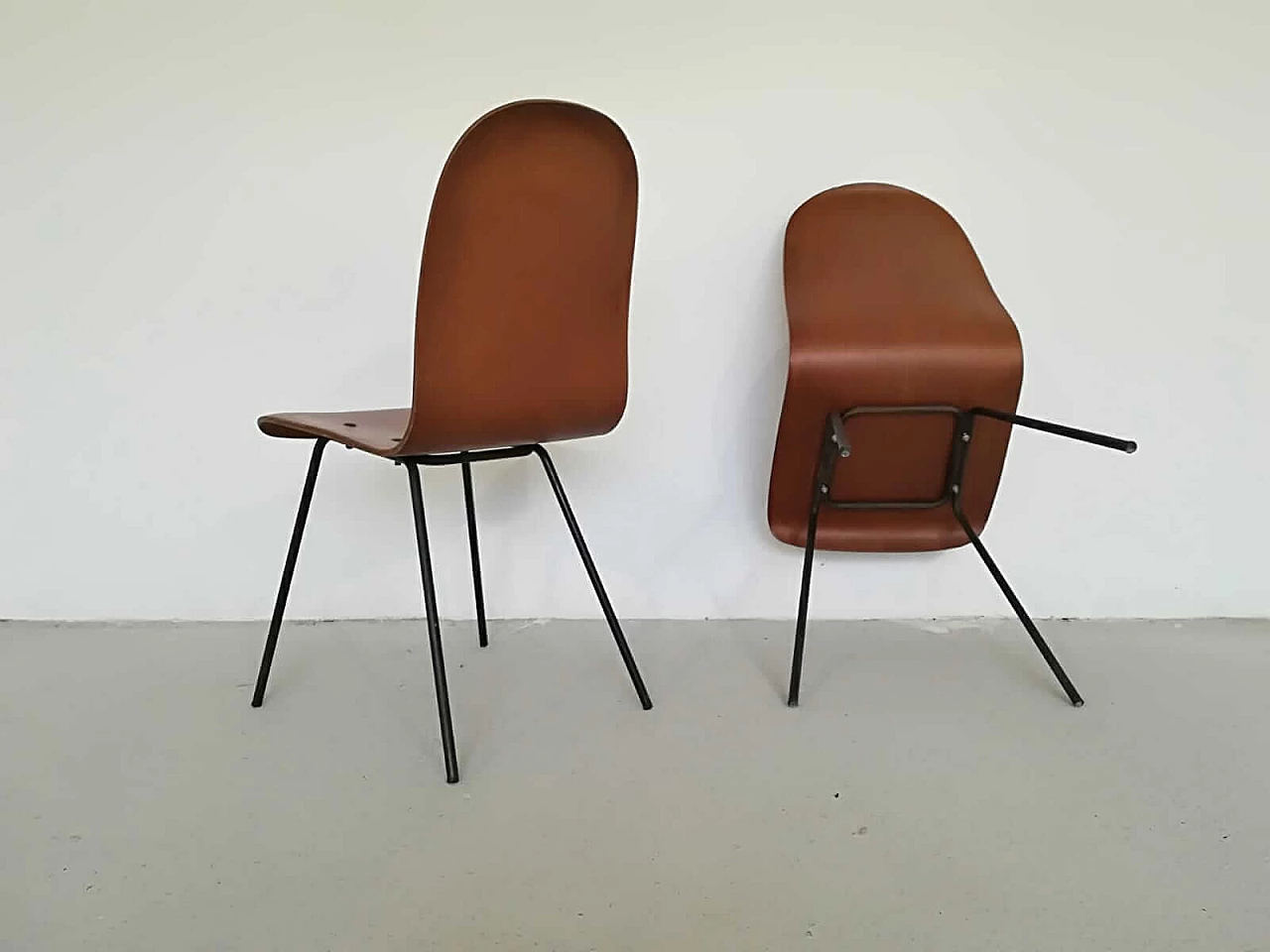 Pair of teak chairs, 1950s 1076095