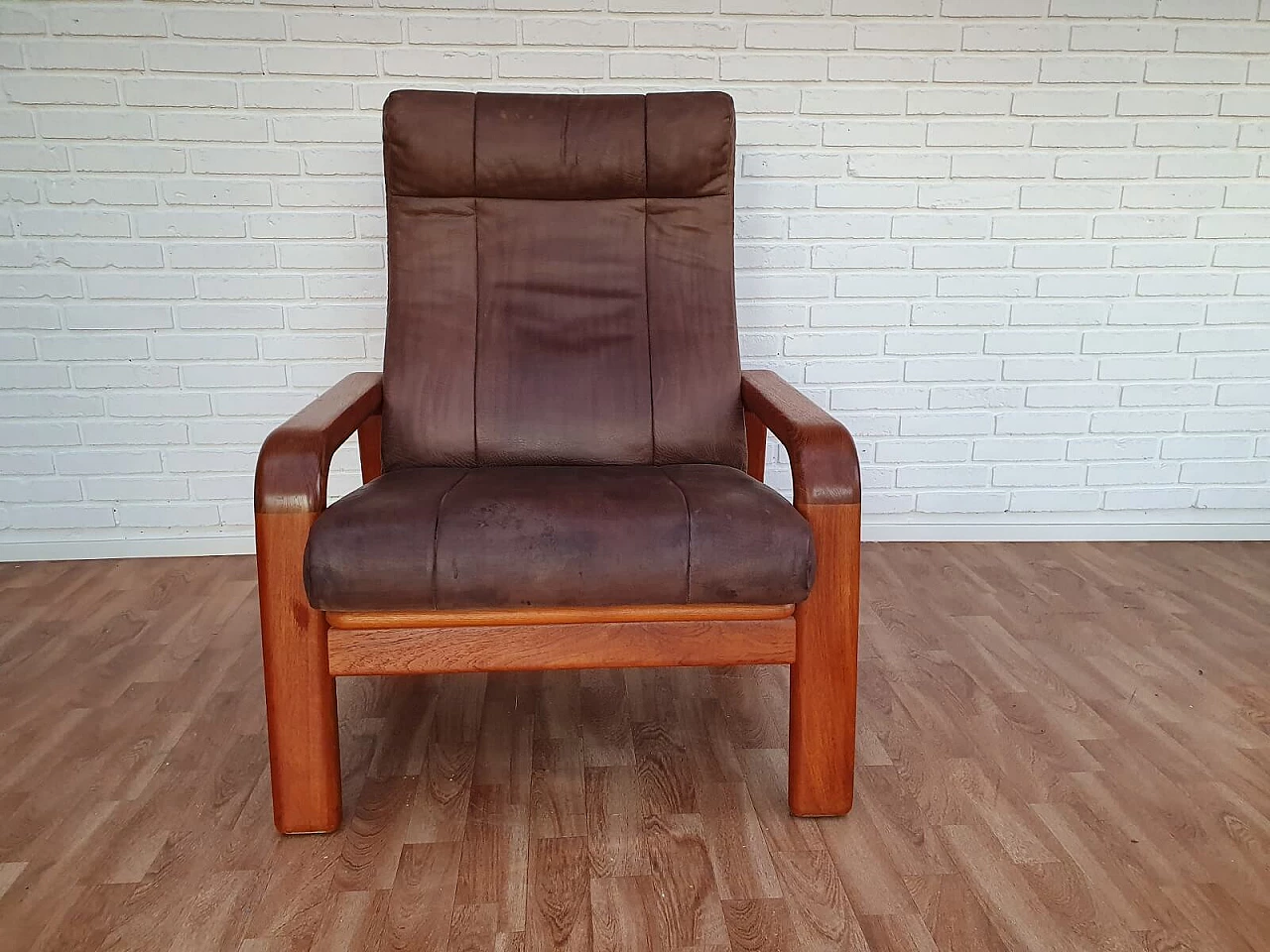 Danish adjustable armchair, HS Design, leather and teak, 80s 1076352