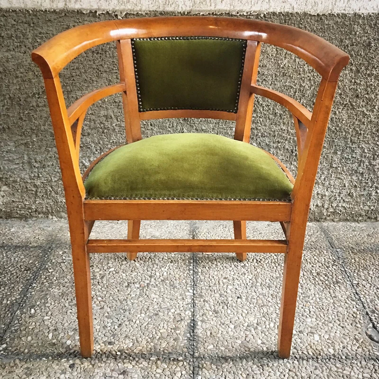 ArtDeco green velvet and beech armchair, 1920 / 1930 3
