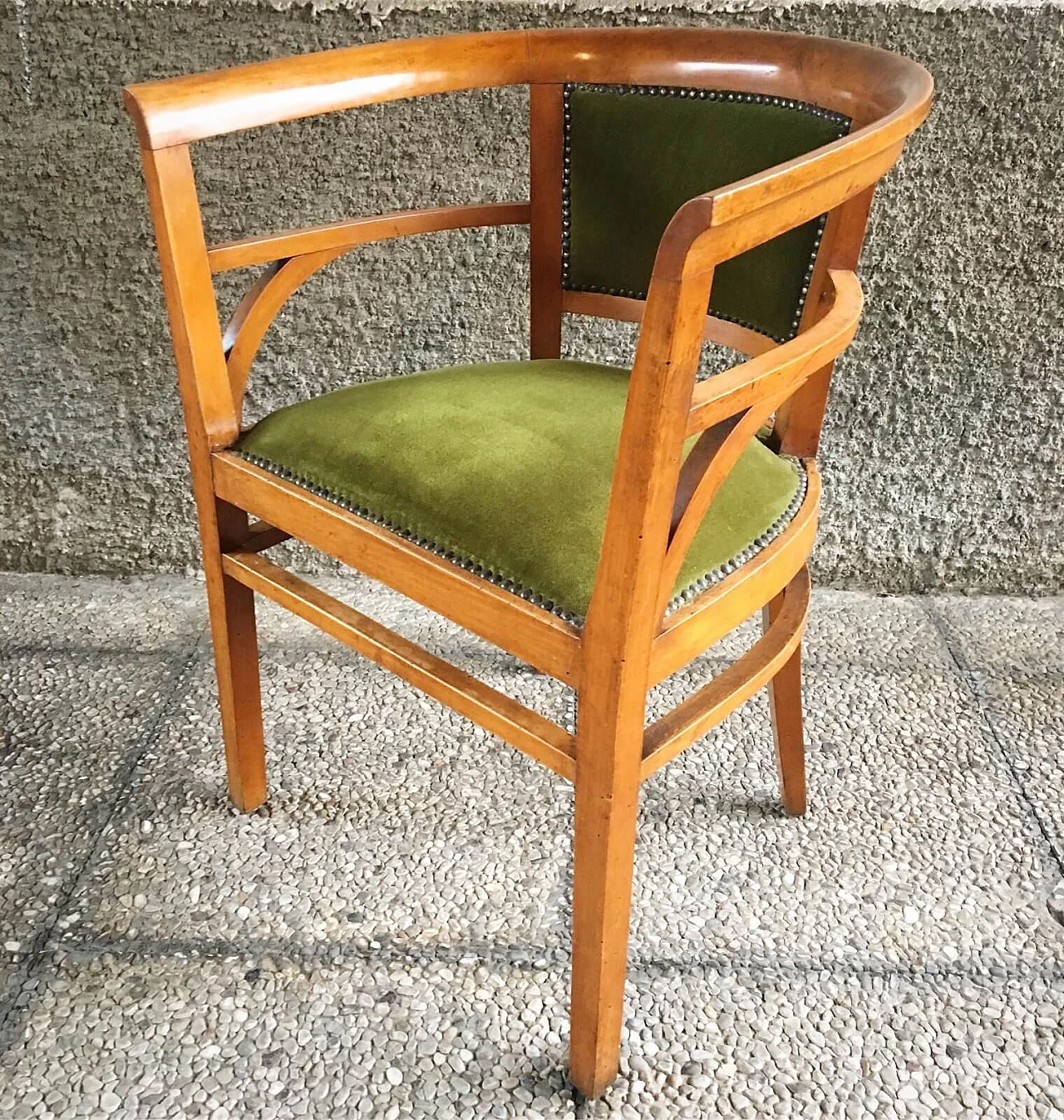 ArtDeco green velvet and beech armchair, 1920 / 1930 2