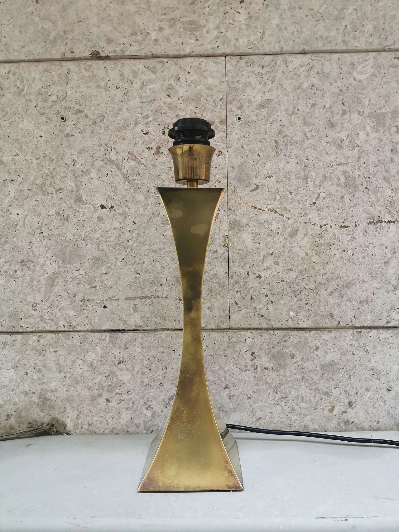 Lampada da tavolo a piramide di Tonello e Montagna Grillo per High Society, 1972 1076526