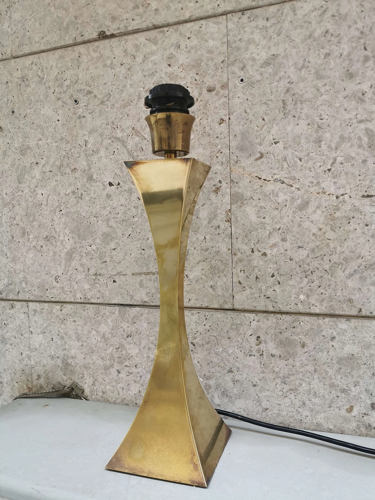 Lampada da tavolo a piramide di Tonello e Montagna Grillo per High Society, 1972 1076527