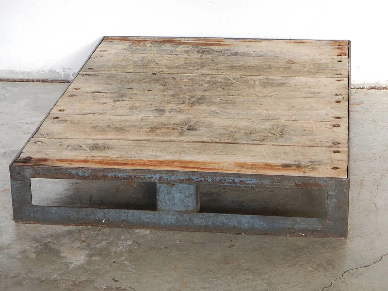 Industrial platform, made of iron and wood, 1960s 1077058