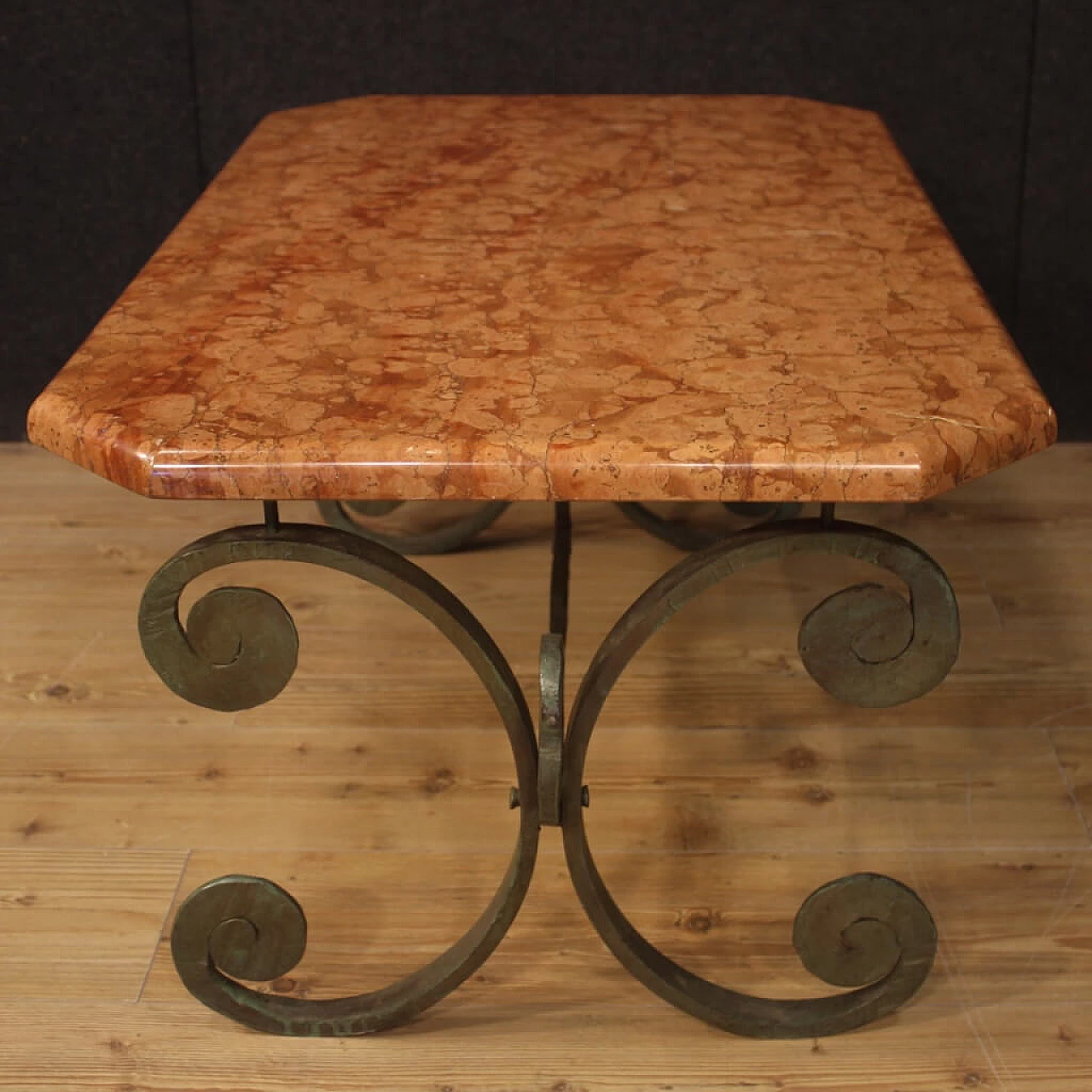 Tavolino francese in ferro con piano in marmo 1077300