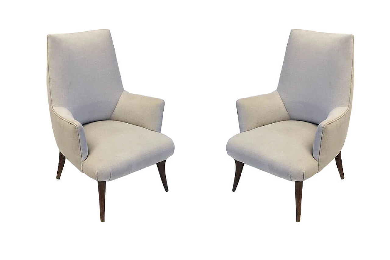 Coppia di poltroncine color tortora 1