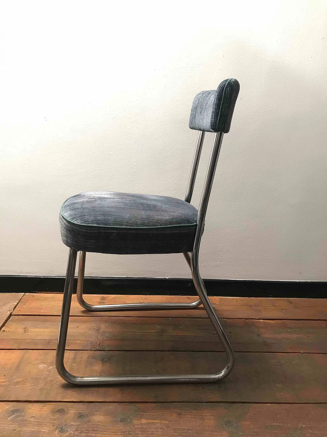 Blue velvet armchair, with tubular steel frame, 1960s 1078510