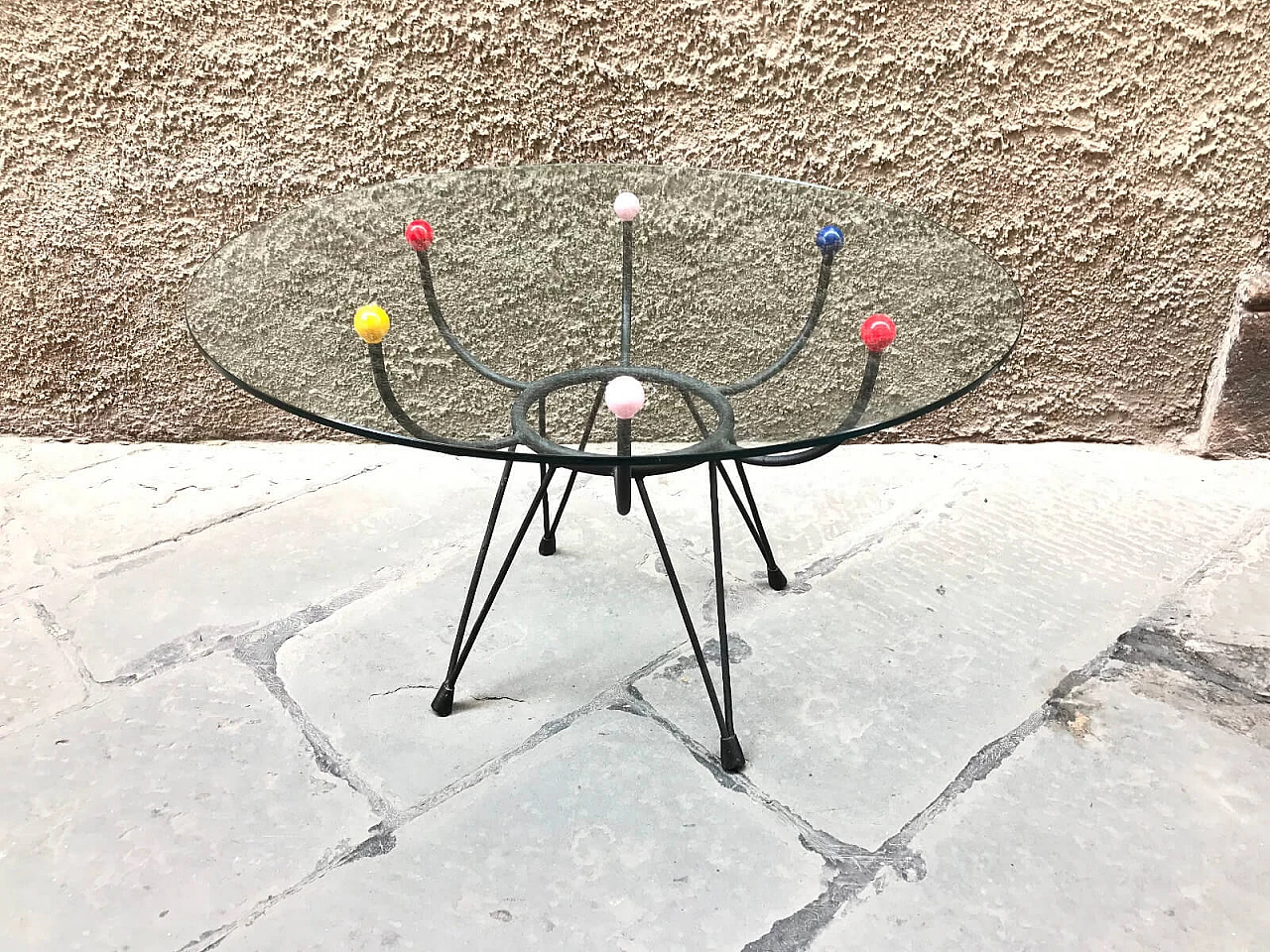 Coppia di tavolini Roger Nelson in vetro e metallo 2