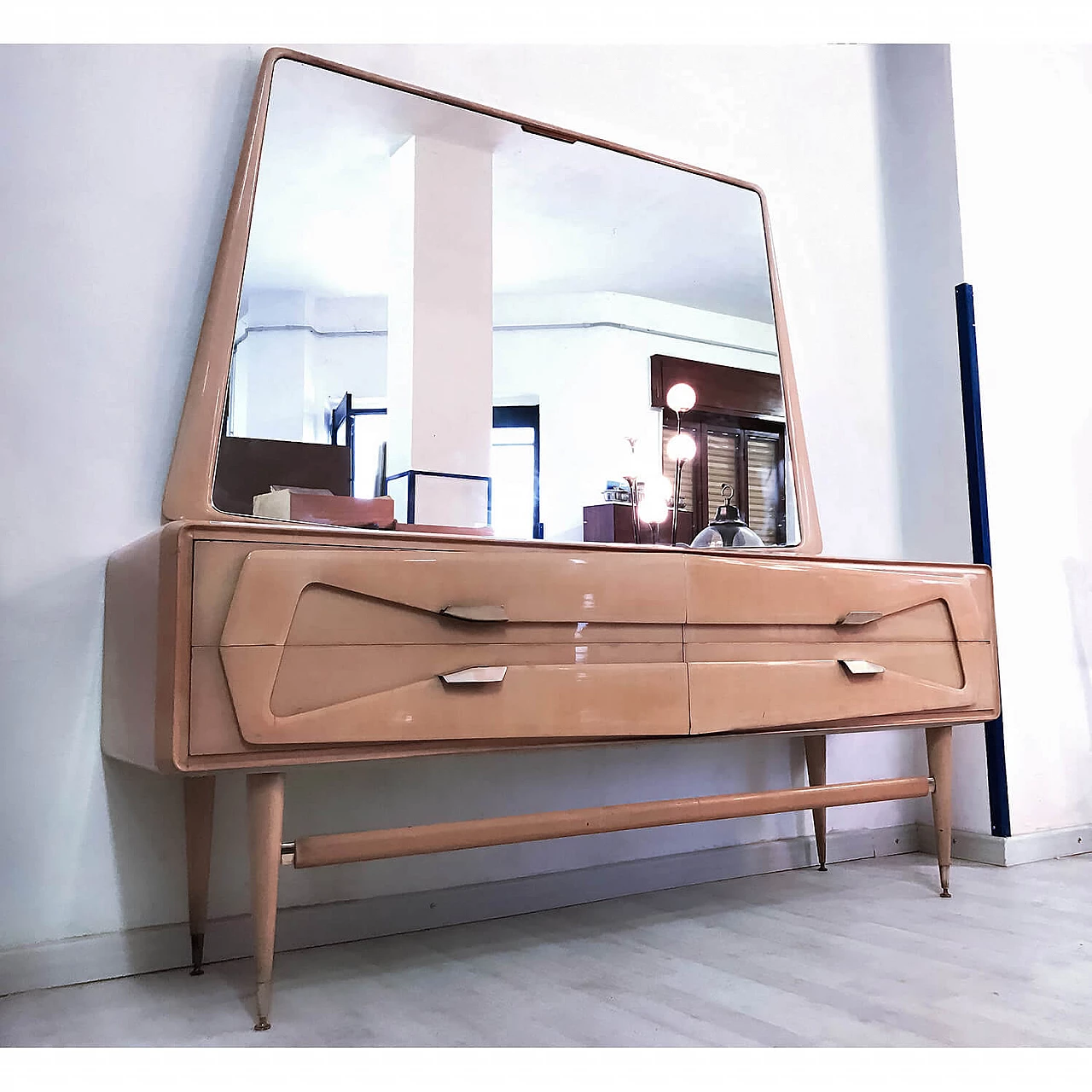 Maple chest of drawers with mirror, by Silvio Cavatorta, 1950s 1079183