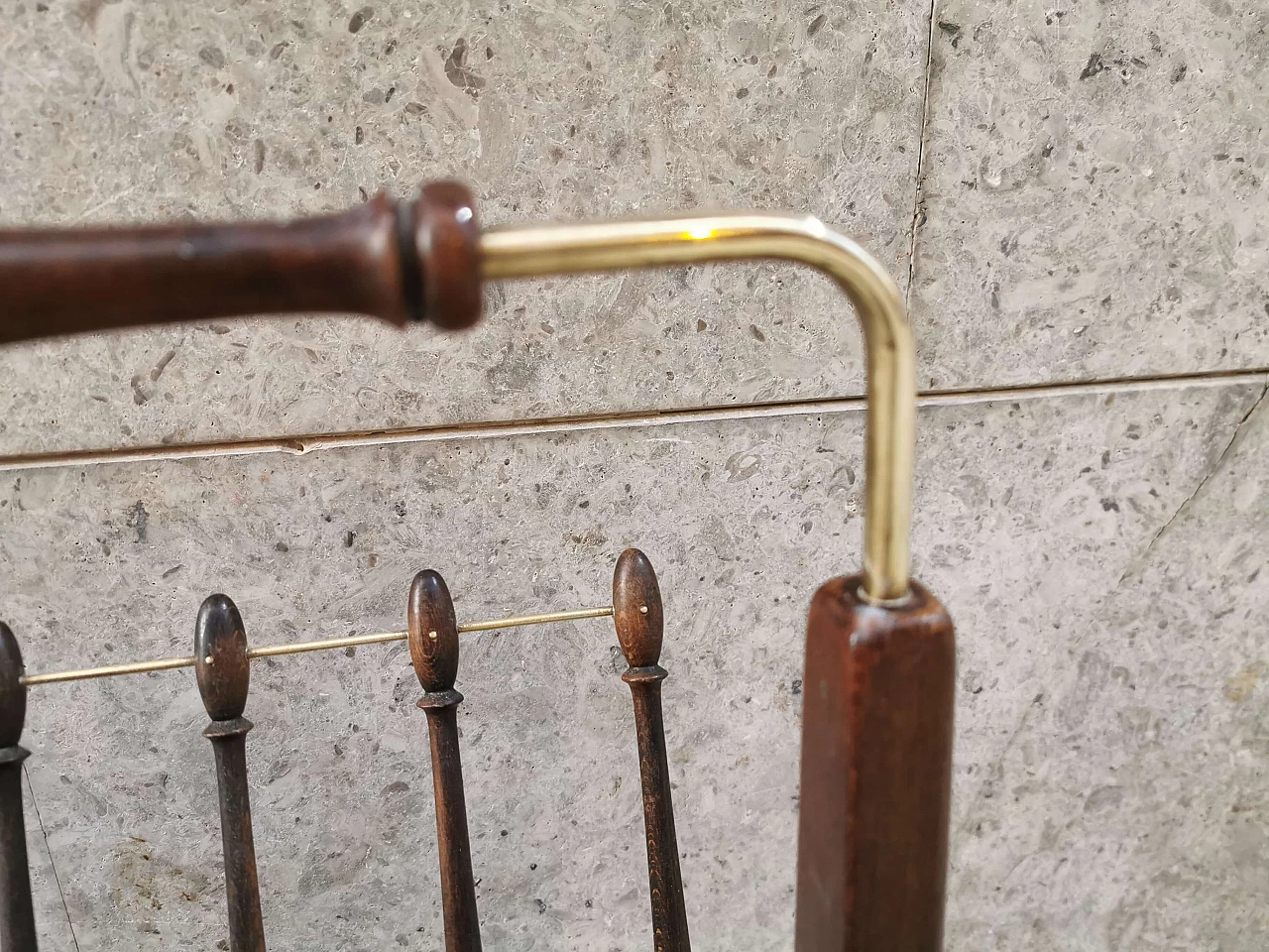 Magazine rack in rosewood and brass, Cesare Lacca, 1950s 1079634