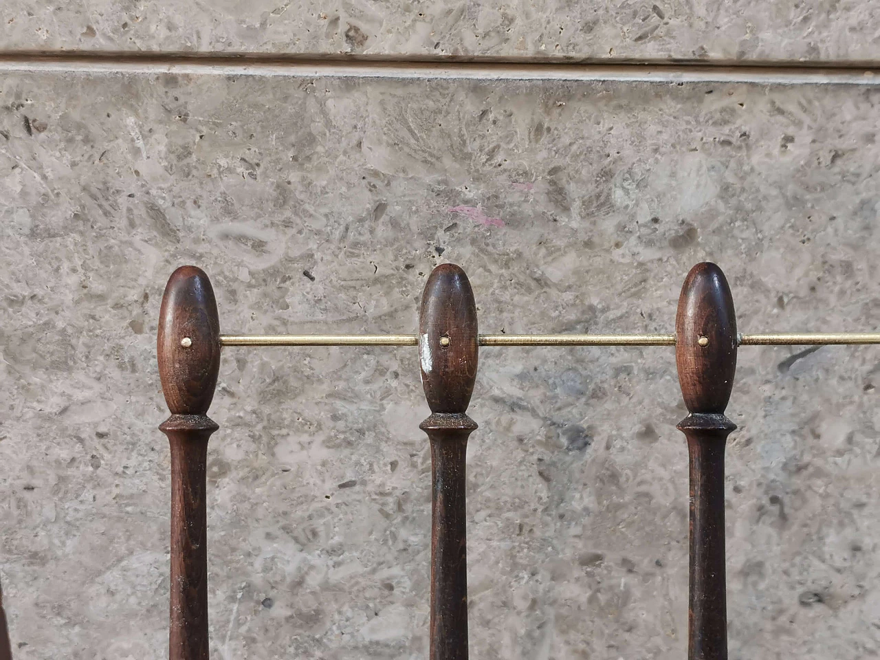 Magazine rack in rosewood and brass, Cesare Lacca, 1950s 1079635