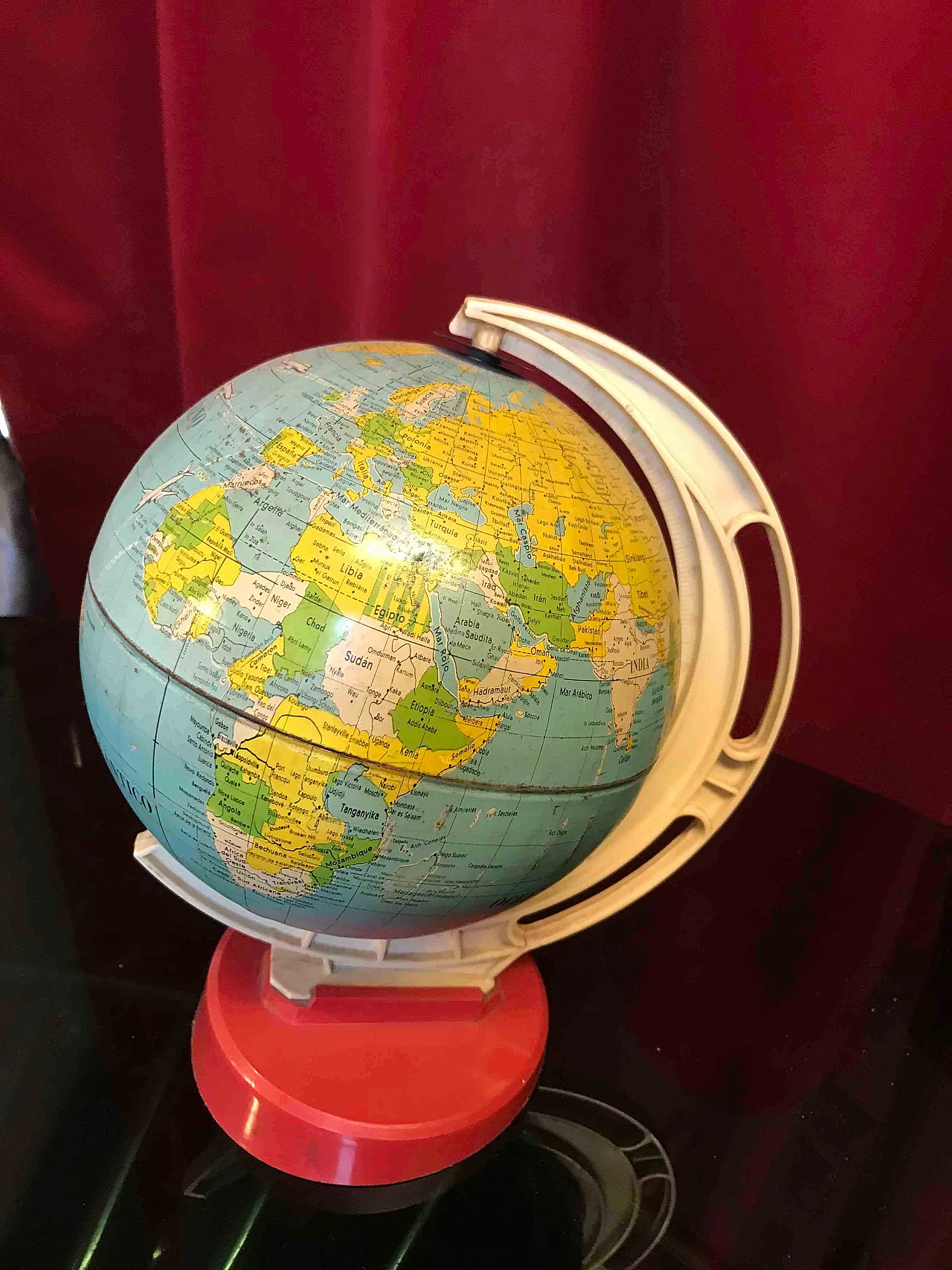 Globe with plastic base, 80's 1079773