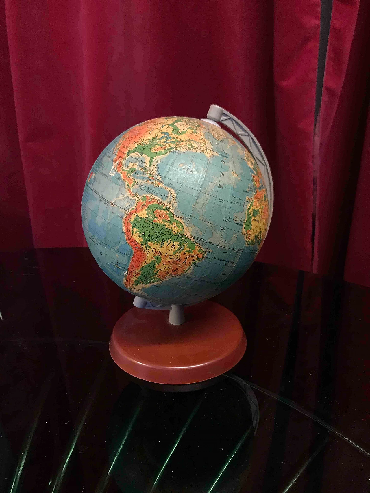 Plastic globe, 80's 1079775
