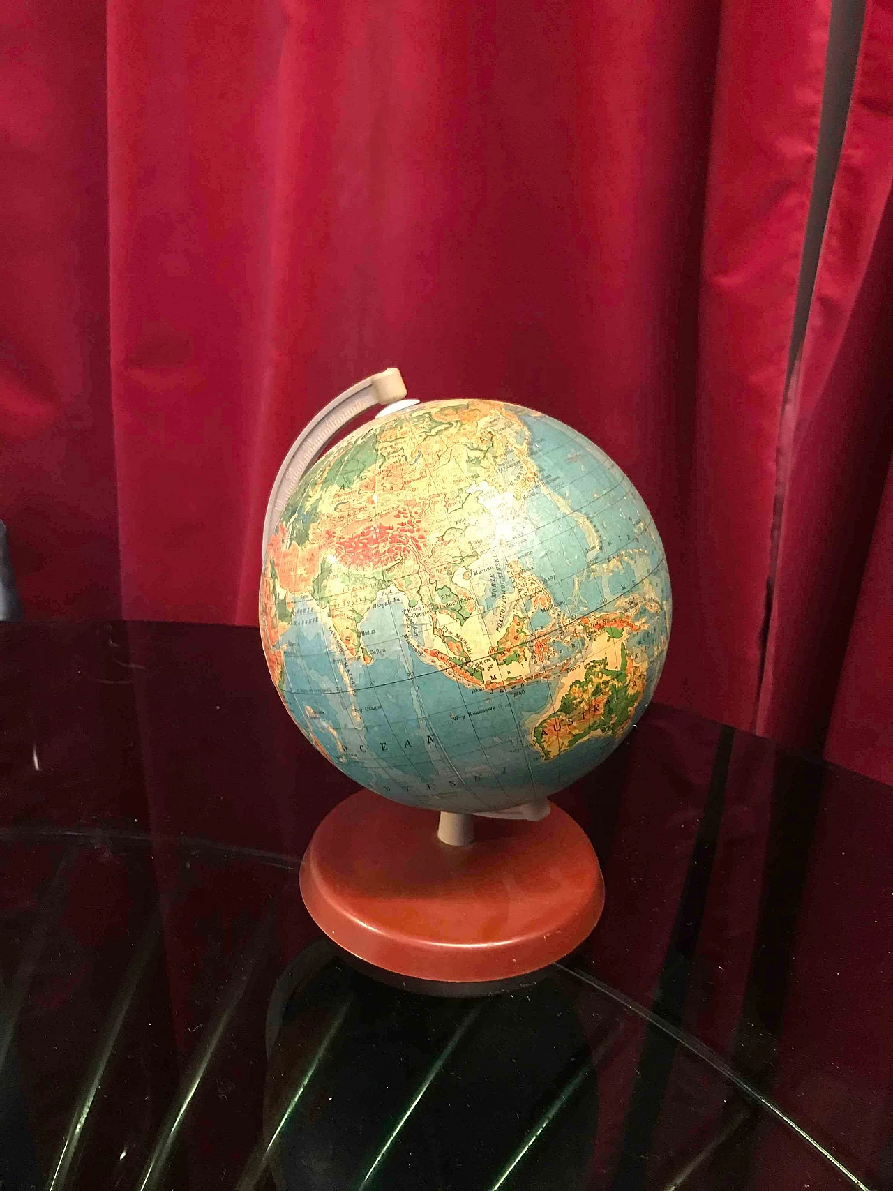 Plastic globe, 80's 1079776